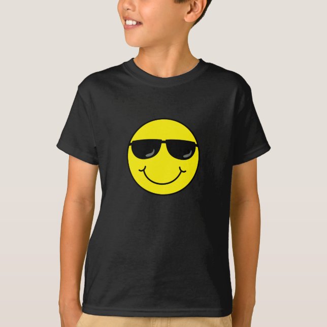 T-shirt Cara legal com óculos de sol (Frente)