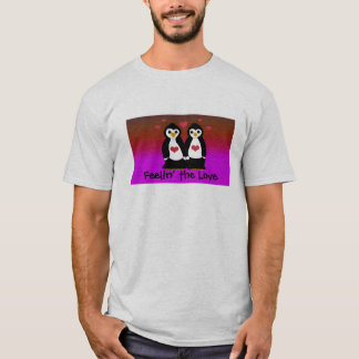 T-shirt Casal de Pinguins com Corações