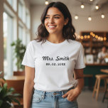 T-shirt Casamento de noivado personalizado<br><div class="desc">Um presente de excelente para a lua de mel,  chá de panela ou festa de solteira de uma noiva!</div>