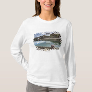 T-shirt Casas e barcos ao longo da água