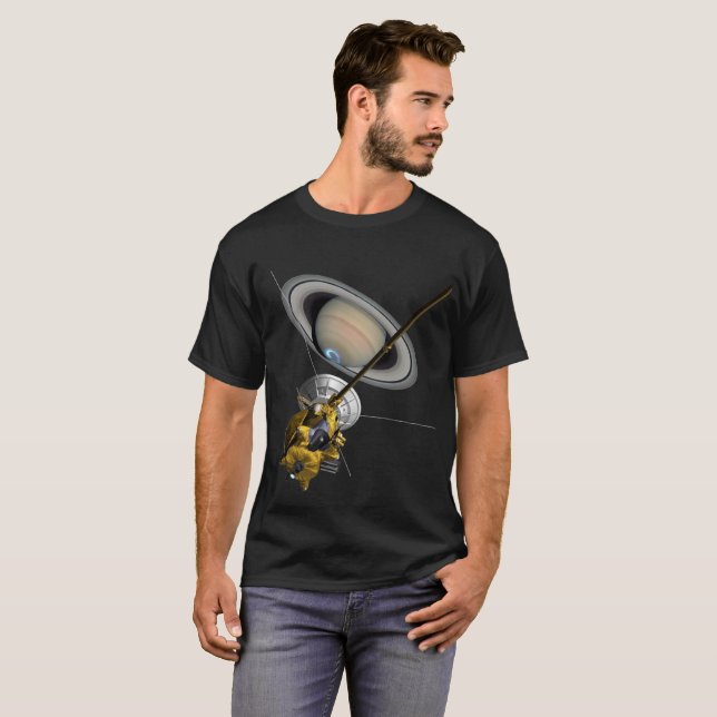T-shirt Cassini Huygens em Saturno (Frente Completa)