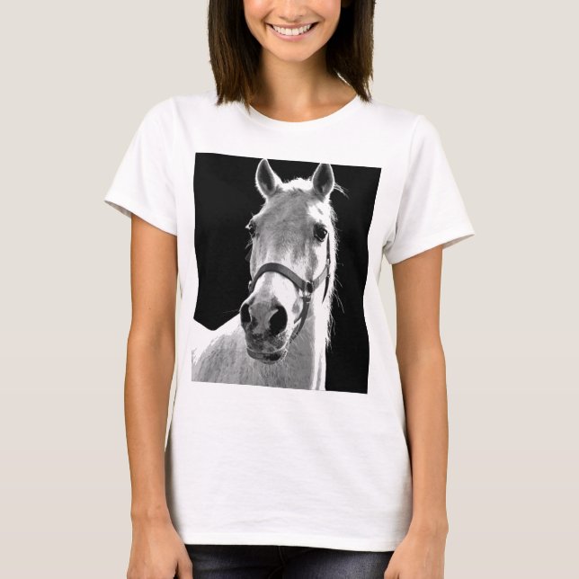 T-shirt Cavalo Branco Negro Fechado na Noite (Frente)