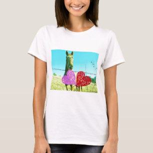 T-shirt Cavalo louro e corações cor-de-rosa e vermelhos