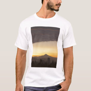 T-shirt Céu do amanhecer sobre Portland e Mt. Hood, Oregon
