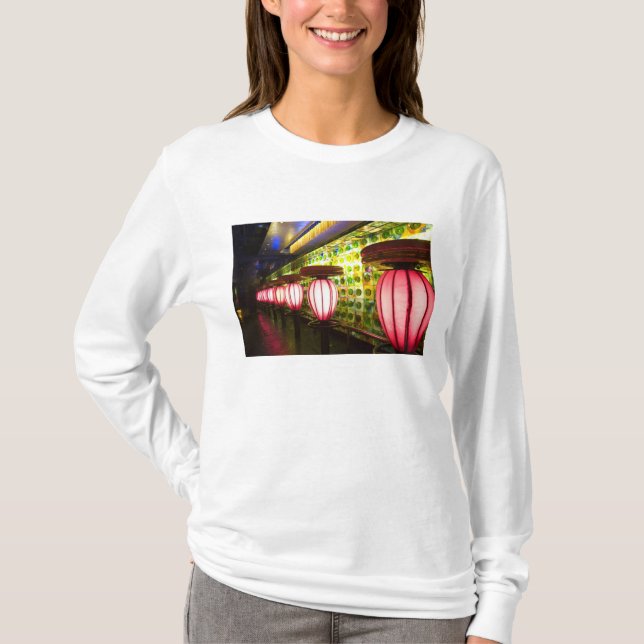 T-shirt China, Xangai. Bar no bar Xin Tian Di (Frente)