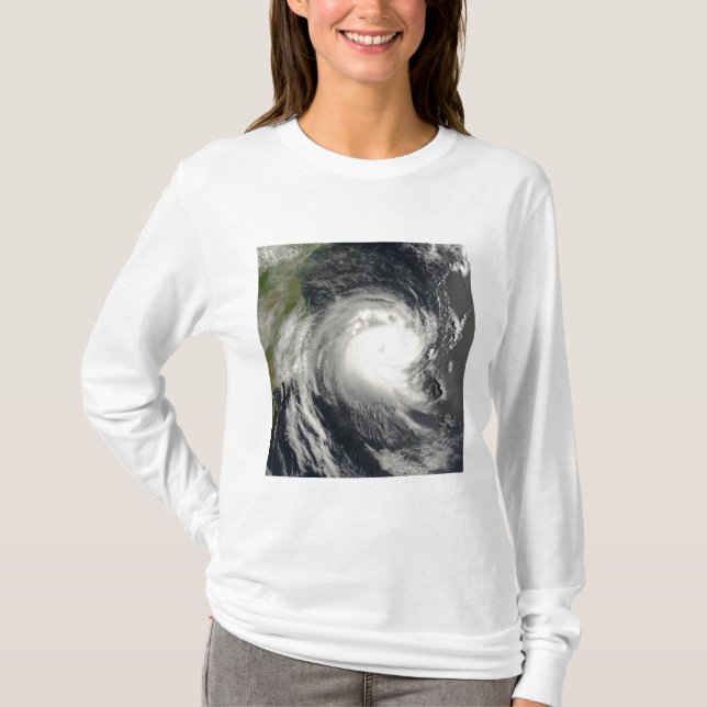 T-shirt Ciclo tropical Favio se aproximando de Moçambique (Frente)