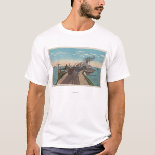 T-shirt Cidade de Mackinaw, MI - vista de docas de balsa