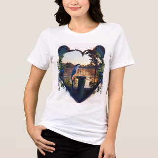 T-Shirt com impressão de forma cardíaca de três pá