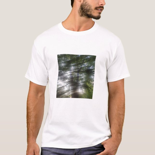 t-shirt com uma fotografia de uma árvore (Frente)