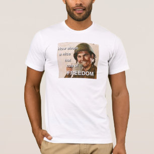 T-shirt Como sobre um copo quente agradável da LIBERDADE