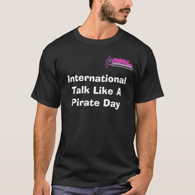 T-shirt Conversa internacional como um pirata… (Frente)