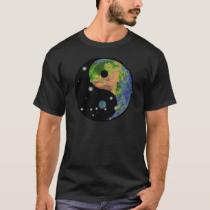 T-shirt da obscuridade da terra de Yin Yang