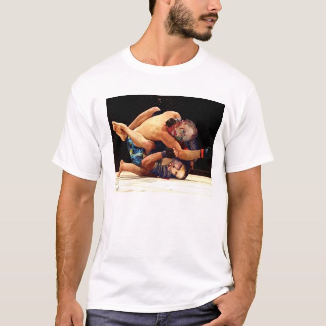 T-shirt da paródia da arte. Arte marcial misturada (Frente)