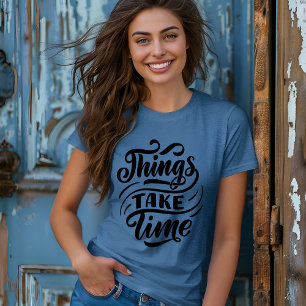 T-shirt da tipografia moderna branca negra