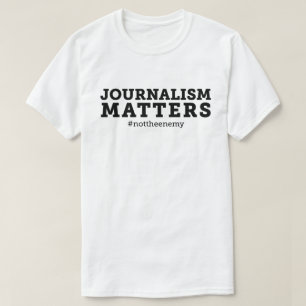 T-shirt das matérias do jornalismo dos homens