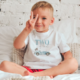 T-shirt de aniversário de dois carros de corrida a