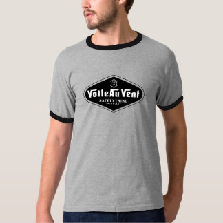 T-shirt de Henley: vento nas velas