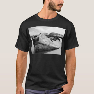 T-shirt de madeira velho do barco