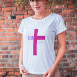 T-Shirt de salvação com escrevendo de dorso person<br><div class="desc">Camiseta Jesus salvação na tipografia minimalista. Esta moda,  design de fé moderna é a dádiva perfeita e a declaração de moda. #cristão #religião #escritura #fé #bíblia #jesus</div>