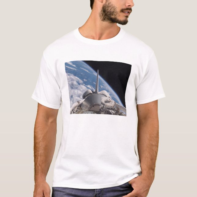 T-shirt Descoberta do Shuttle do Espaço recuada pela Terra (Frente)