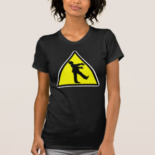 T-shirt destruído cruzamento do zombi