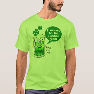 T-shirt Dia verde engraçado da cerveja