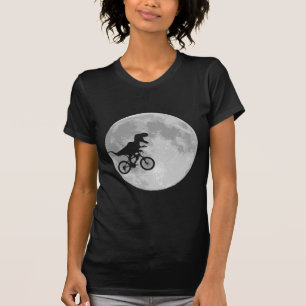 T-shirt Dinossauro em bicicleta no céu com lua