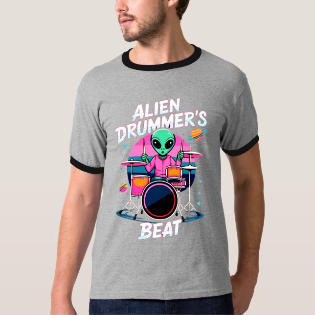T-shirt do batedor de alienígenas - Gráfico da Ali (Frente)