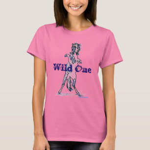 T-shirt do camo um das mulheres selvagens