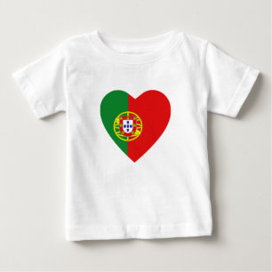 T-shirt do coração da bandeira de Portugal