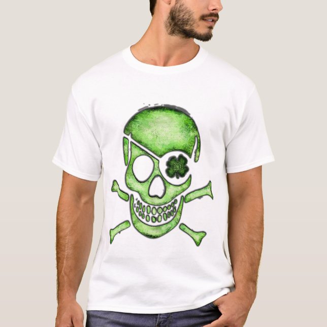 T-shirt do crânio do pirata do dia de St Patrick (Frente)