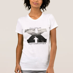 T-shirt do fotógrafo do Fujifilm X da mulher