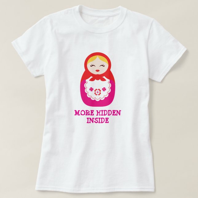 T-shirt do rosa da boneca do babushka do (Frente do Design)