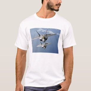 T-shirt Dois Raptores F-22 sobrevoam o Oceano Pacífico