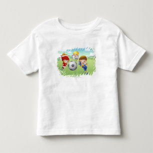 T-shirt Duas garotas e um menino jogando futebol
