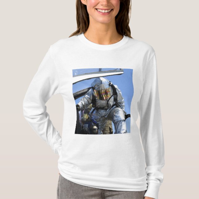 T-shirt É realizada uma simulação de salvamento na cabina  (Frente)