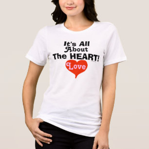 T-shirt É tudo sobre o Coração Vermelho