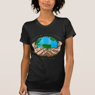 T-shirt ELA ESTÁ EM NOSSA Coleção DE MÃOS