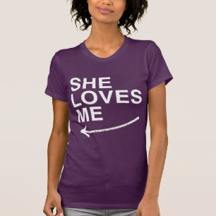 T-shirt ELA ME AMA BRANCO (ESQUERDA) -.png