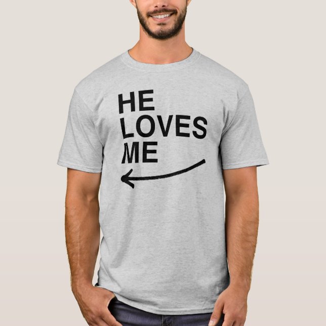 T-shirt Ele me ama (esquerda).png (Frente)