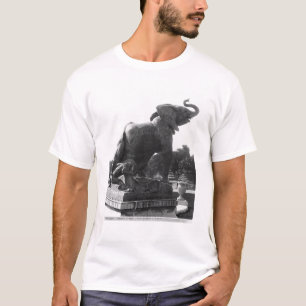 T-shirt Elefante novo travado em uma armadilha