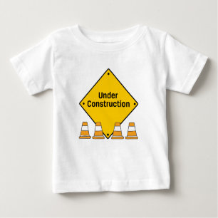 T-shirt Em Construção com Cones