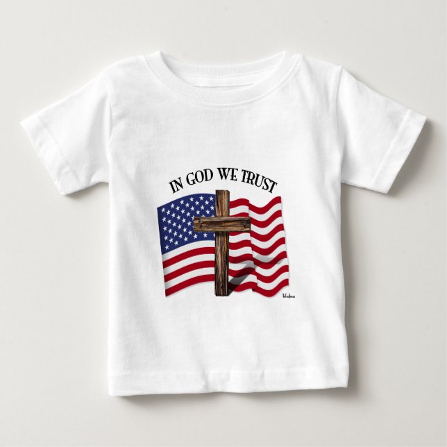T-shirt Em Deus Confiamos com cruz robusta e bandeira dos  (Frente)