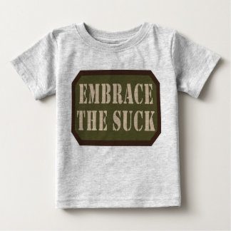 T-shirt Embarque O Bebê Suck Um Pedaço