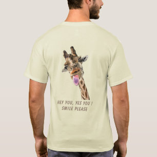 T-Shirt Engraçado com Girafa Jogada - Texto Person