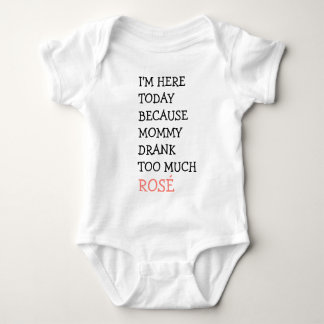 T-shirt Equipamento engraçado do bebê - as mamães beberam