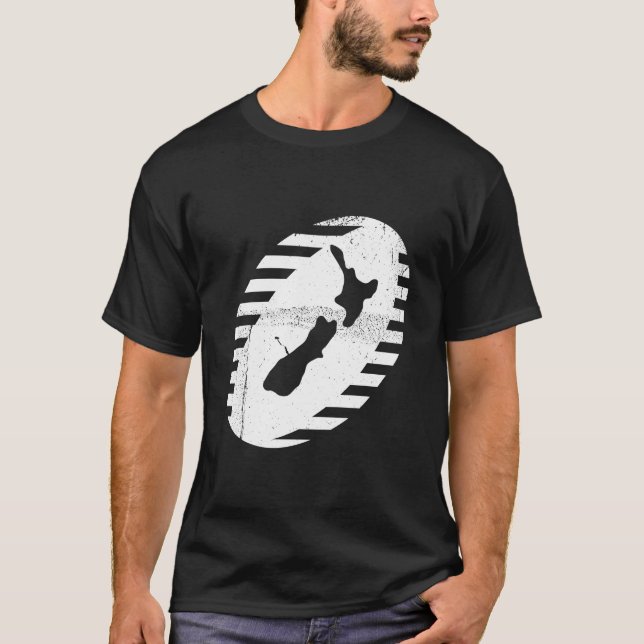 T-shirt escuro sujo da bola de rugby de Nova (Frente)