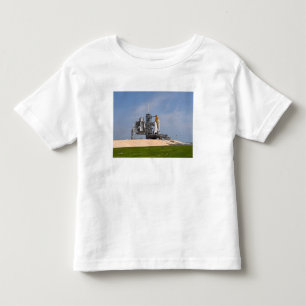 T-shirt Esforço do vaivém espacial na plataforma de