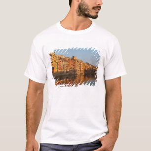 T-shirt Espanha. Catalunha. Gerona. Casas no Onyar