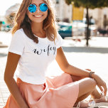 T-shirt Esposa Moderna Letra Preta Branco Feminino<br><div class="desc">Limpo e clássico, este top branco apresenta "Esposa" em letra preta moderna para uma declaração de recém-casada sofisticada. O fundo branco crocante deixa a tipografia elegante tomar o centro das atenções. Perfeito para fotos de lua de mel, eventos de noiva e uso casual diário. Um presente versátil para a nova...</div>
